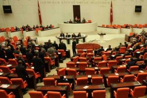 Genel Kurul'da 4. madde g&ouml;r&uuml;şmeleri yapılıyor