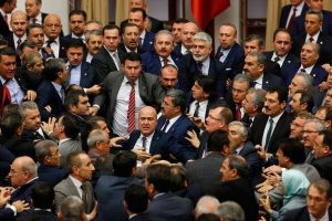 Mecliste gerilim! 3, 4 ve 5. madde kabul edildi