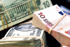 Dolar fiyatları Merkez Bankası ile geriledi