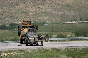 Hakkari'de '&ouml;zel g&uuml;venlik b&ouml;lgesi' uygulaması
