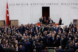 Bacağı ısırılan milletvekili DNA testi istedi