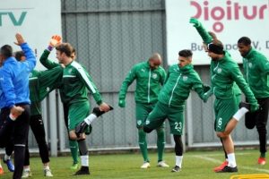 Bursaspor, Trabzonspor ma&ccedil;ı hazırlıklarını tamamladı