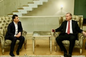 Cumhurbaşkanı Erdoğan'dan burnu kırılan vekile ziyaret
