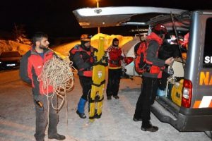 Bursa Uludağ'da d&uuml;n kaybolan B&uuml;şra'ya ekipler bu sabah ulaştı