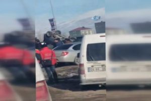 Zırhlı polis aracı takla attı