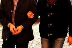 Balıkesir'de FET&Ouml; operasyonu: 5 g&ouml;zaltı