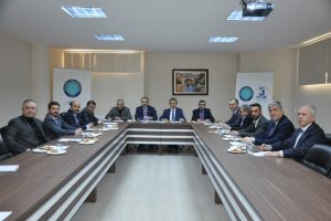Bursa İneg&ouml;l'&uuml;n akil insanları "&uuml;niversite"yi masaya yatırdı