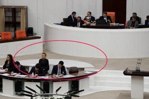 Meclis'te dikkat &ccedil;eken değişiklik