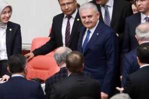 Yıldırım: Dedem 'yorulduysanız kazmayı bırak k&uuml;reği al' derdi