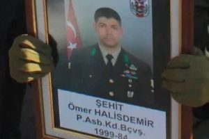 Şehit &Ouml;mer Halisdemir davasının 2 firarisi tutuklandı