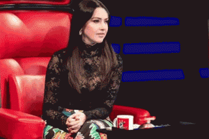 Hadise'nin kıyafeti yine olay oldu!