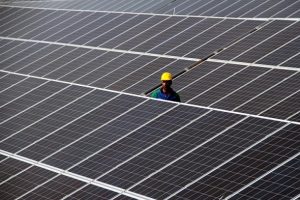 G&uuml;neş enerjisinde kapasite y&uuml;zde 230 arttı