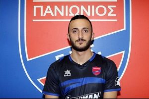 Samed Yeşil komşuya imza attı!