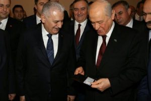 Başbakan Yıldırım'dan Bah&ccedil;eli'ye 'kimlik' jesti