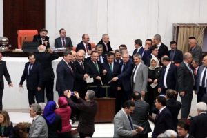 Anayasa değişiklik teklifinin 18'inci maddesi kabul edildi