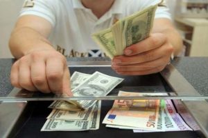 Dolar ve Euro ne kadar oldu? (Serbest piyasada d&ouml;viz fiyatları)
