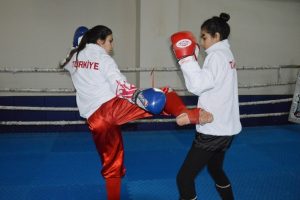 Sur'daki yıkım kardeşlerin şampiyonluğuna engel olamadı