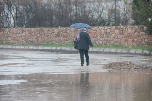 Sağanak ve dolu Bodrum'da hayatı fel&ccedil; etti