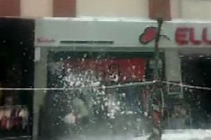 Son anda kar k&uuml;tlesi altında kalmaktan kurtuldu