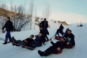 Erzurum'da dedeler leğenlerle kaydı