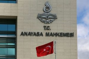 Anayasa Mahkemesi'nden iki parti hakkında su&ccedil; duyurusu