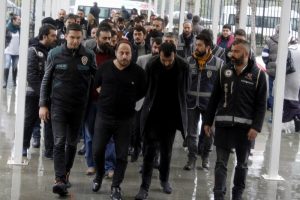 Su&ccedil; &ouml;rg&uuml;t&uuml;ne operasyon: 28 g&ouml;zaltı