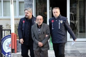 T&uuml;fekle oğlunu vuran adam serbest bırakıldı