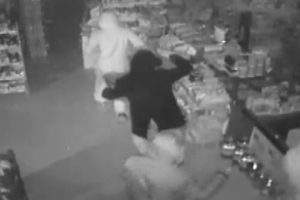Market hırsızları kameraya yakalandı