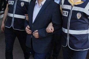 31 polis FET&Ouml;'den g&ouml;zaltında