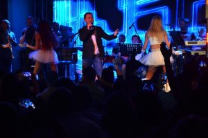 Serdar Orta&ccedil; Bursa'da hayranlarına unutulmaz bir gece yaşattı