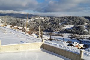 Bursa'da soğuktan akan &ccedil;eşmeler buz tuttu