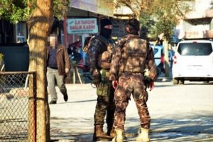 'Polis giremez' denilen b&ouml;lgede huzur operasyonu