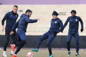 Osmanlıspor'un yeni transferi ilk idmanına &ccedil;ıktı