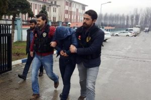 Uyuşturucu satıcısı 5 paket eroinle yakalandı