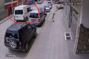 Muş Valiliği'ne bombalı minib&uuml;sle gelen PKK'lı yakalandı