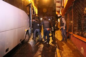 İstanbul'da ter&ouml;r operasyonunda 5 kişi g&ouml;zaltında