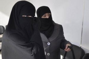 Suriyelilerin sağlık merkezine polis baskını!