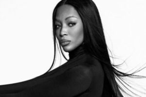 Naomi Campbell'dan cesur pozlar