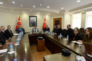 Tunceli Valisi, belediye başkanvekili olarak g&ouml;reve başladı