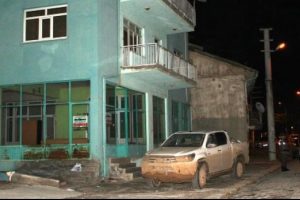 Karamanlı'da silahlı kavga: 1 &ouml;l&uuml;, 3 yaralı