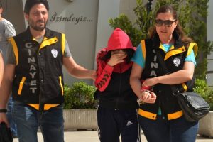 Bursa'da &uuml;vey babasını &ouml;ld&uuml;ren gen&ccedil; kızın 18 yıl hapsi isteniyor