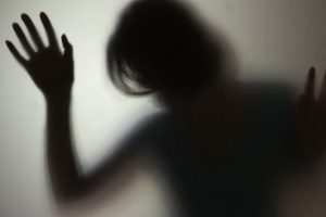 Liseli kıza şantajla cinsel istismara 3 tutuklama