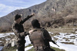 Emniyet M&uuml;d&uuml;r&uuml; sahaya indi! PKK operasyonuna katıldı