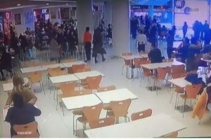 Bursa'da karbon ka&ccedil;ağı AVM'de paniğe neden oldu