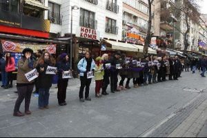Ankara'da anayasa değişikliği ve kadına y&ouml;nelik şiddet protestosu