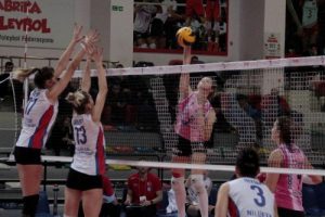 Nil&uuml;fer Belediyespor sahasında kaybetti