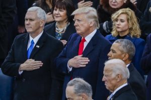 Prostestoculardan Trump'a &ccedil;&ouml;p benzetmesi