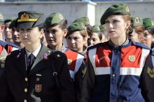 Jandarma ve Sahil G&uuml;venlik'te baş&ouml;rt&uuml;s&uuml; yasağı kalktı