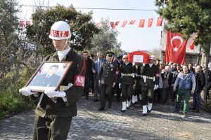 Hatay şehidini g&ouml;zyaşlarıyla uğurladı