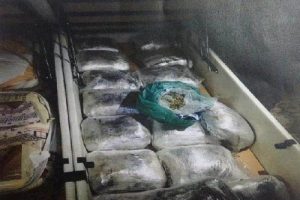 İzmir'de uyuşturucu operasyonuna 5 tutuklama